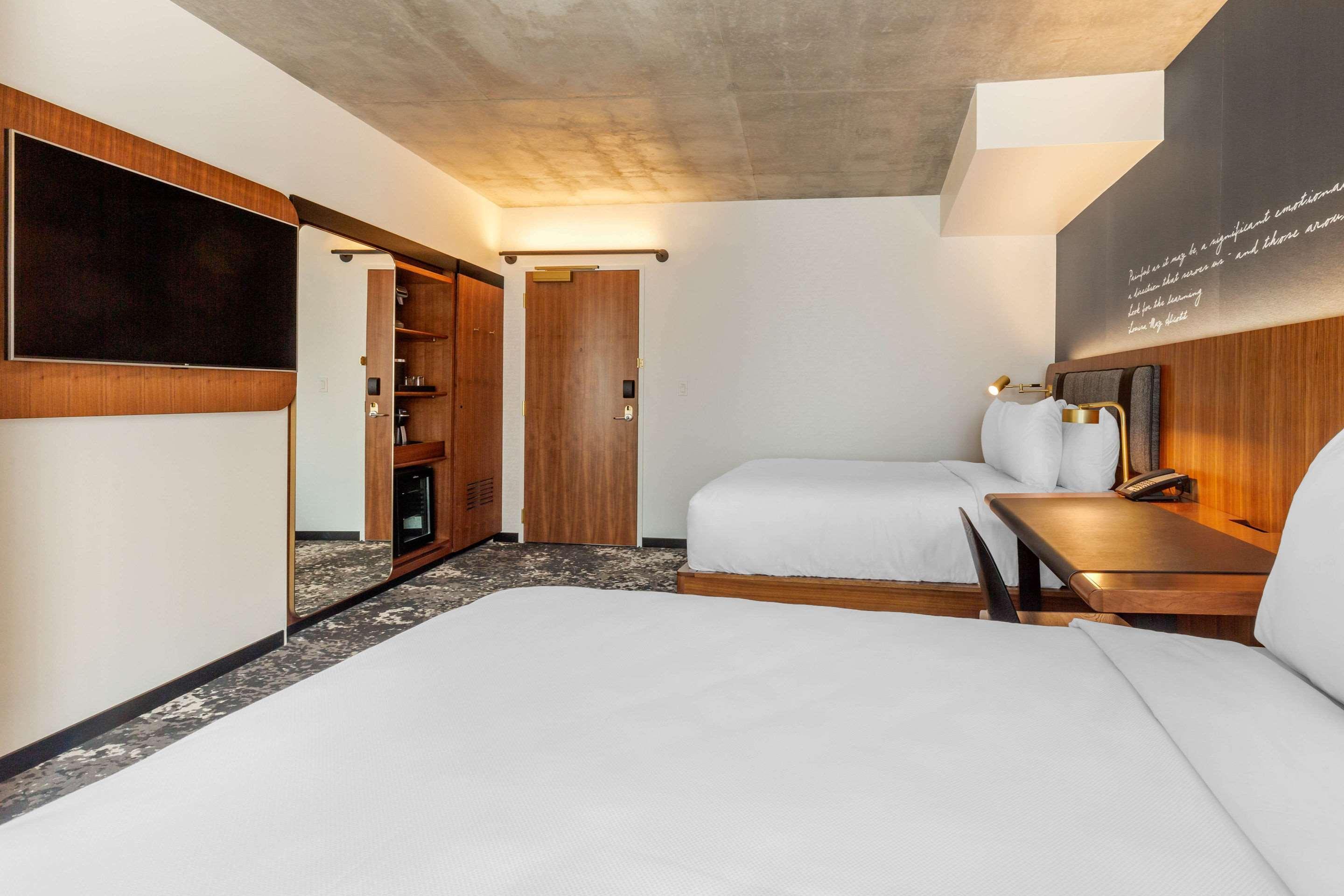 Cambria Hotel Boston Downtown - Seaport Экстерьер фото