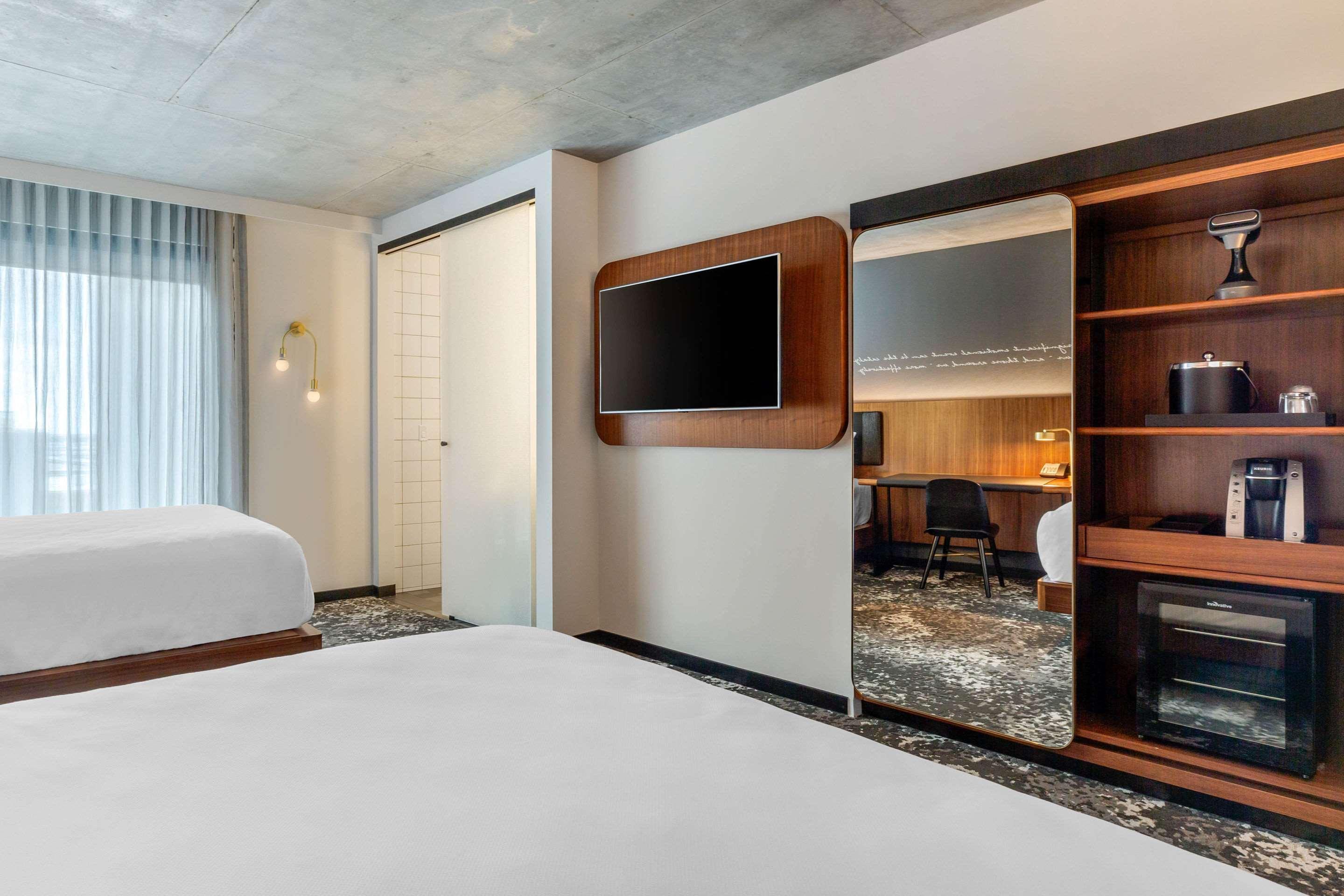 Cambria Hotel Boston Downtown - Seaport Экстерьер фото