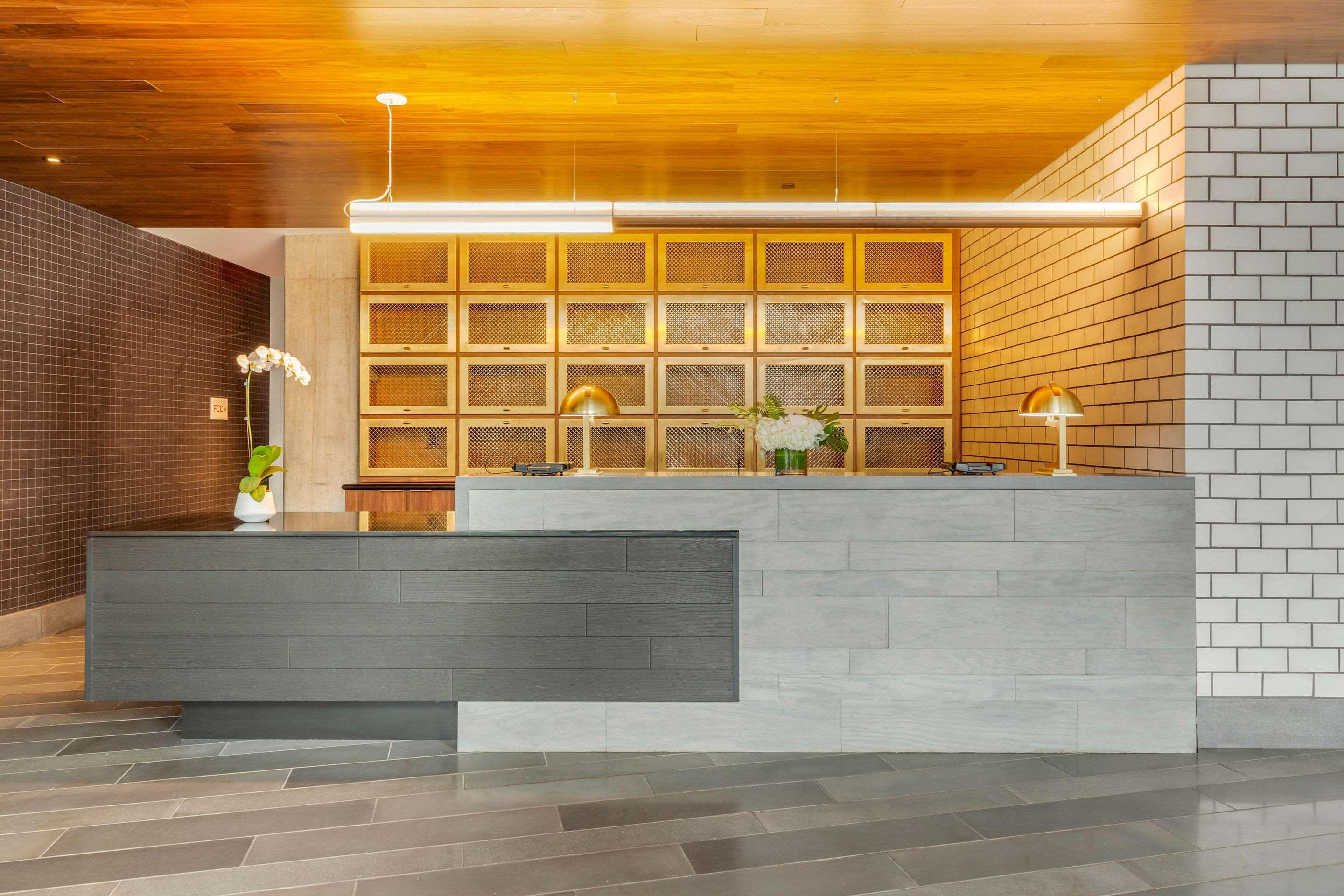 Cambria Hotel Boston Downtown - Seaport Экстерьер фото