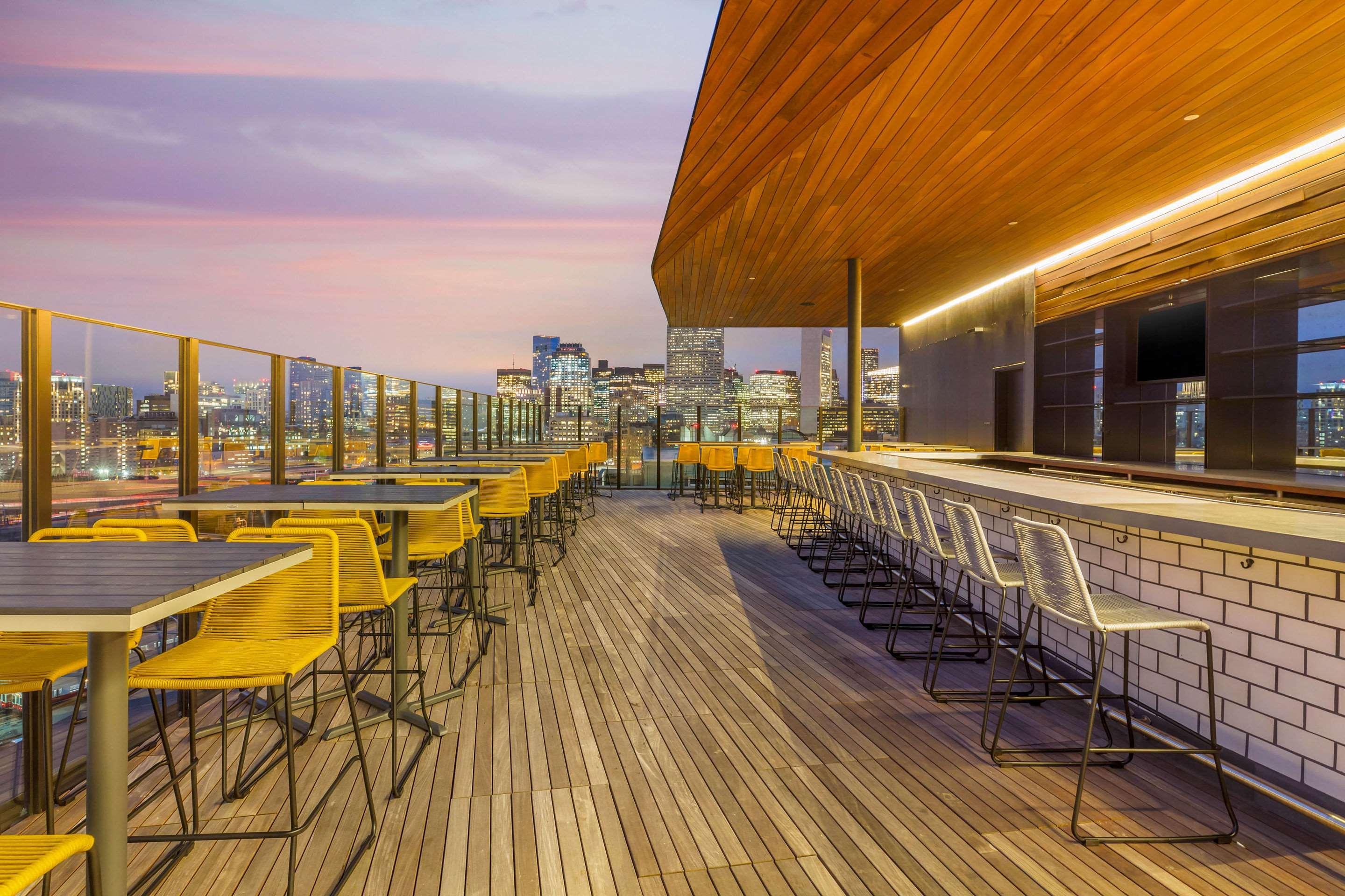Cambria Hotel Boston Downtown - Seaport Экстерьер фото