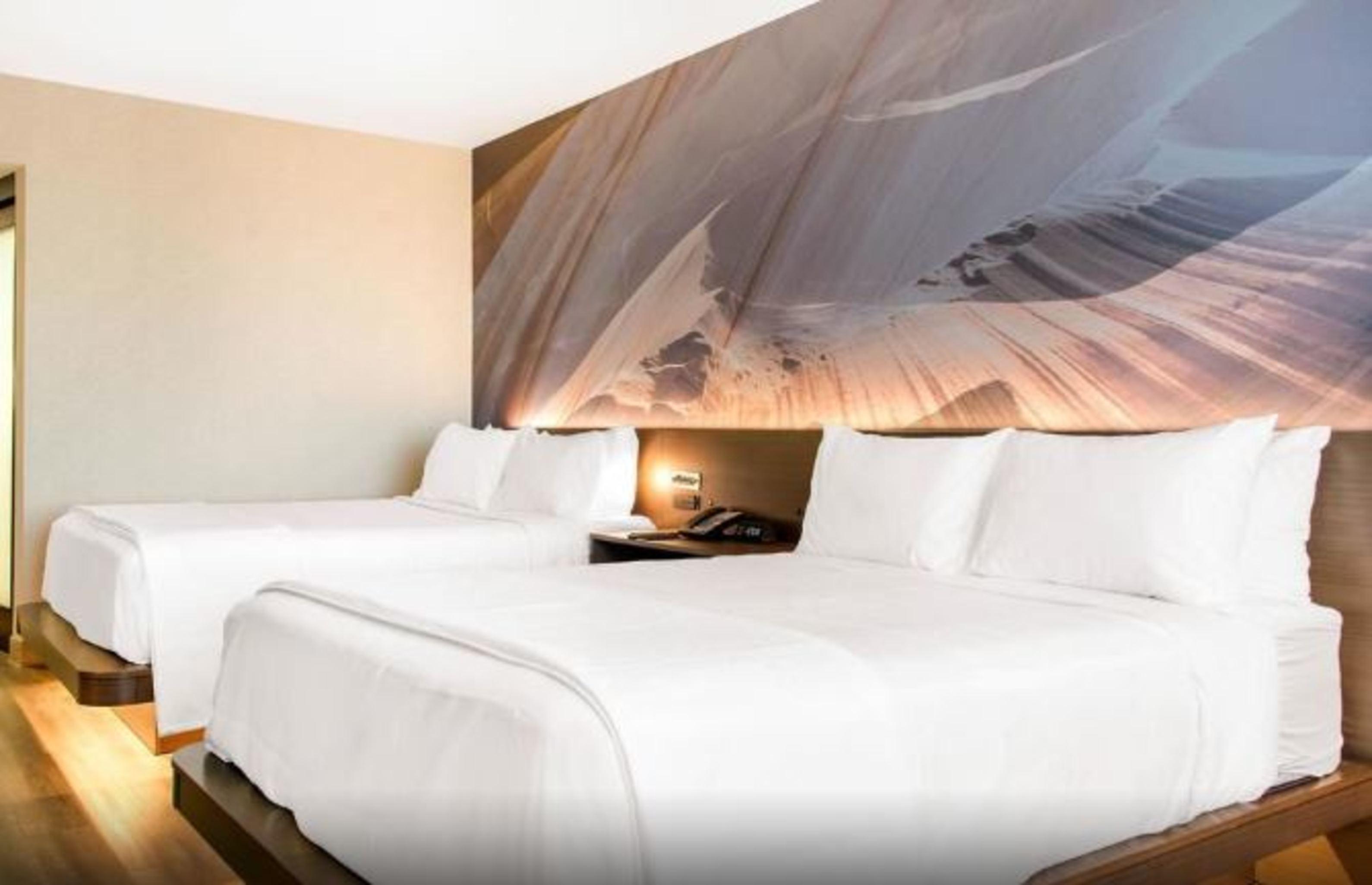Cambria Hotel Boston Downtown - Seaport Экстерьер фото