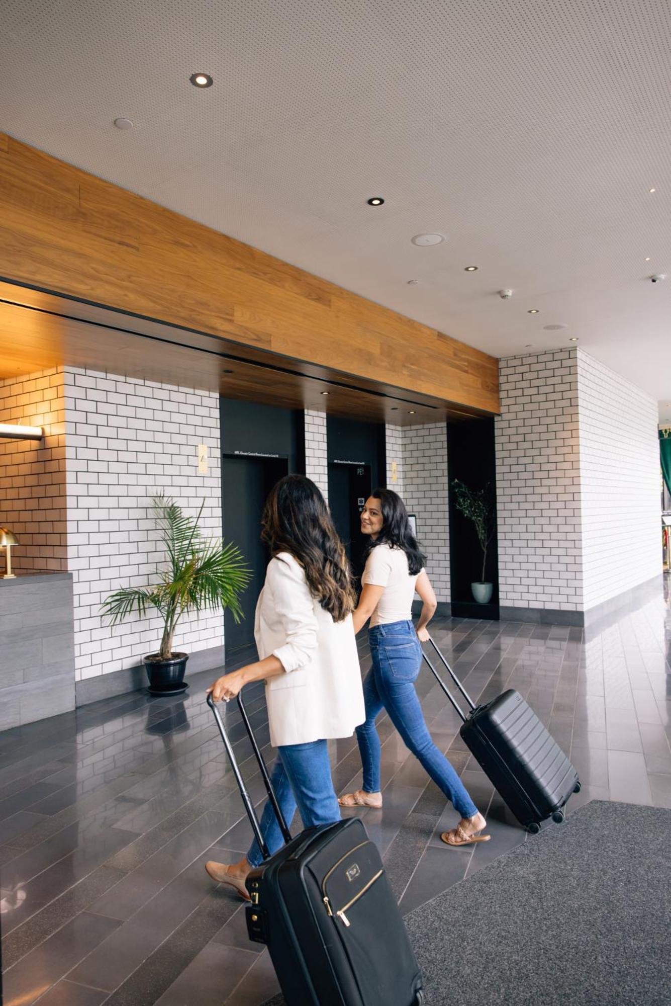 Cambria Hotel Boston Downtown - Seaport Экстерьер фото