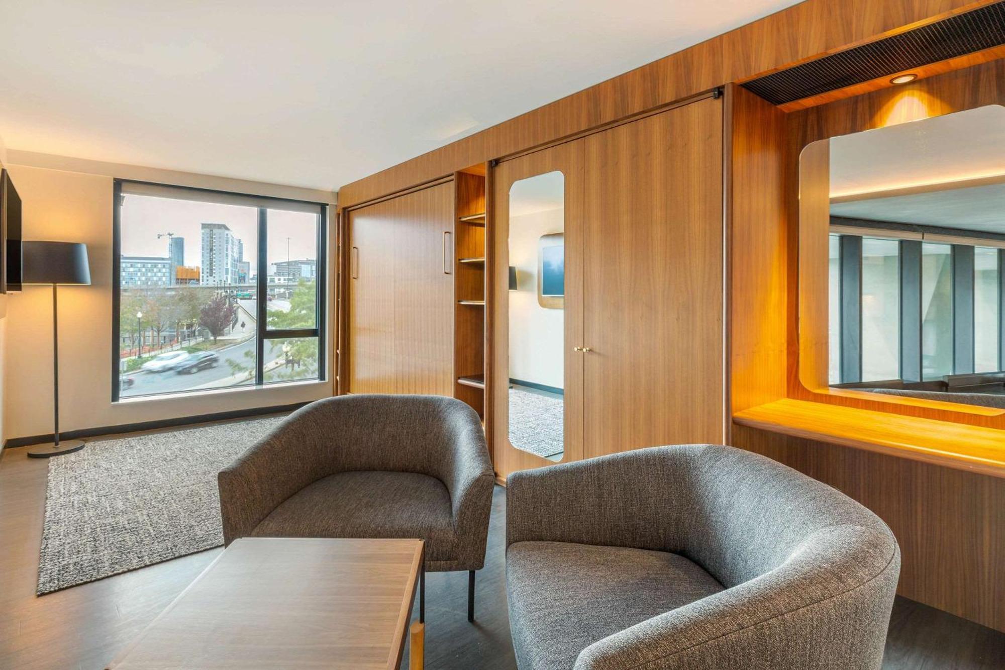 Cambria Hotel Boston Downtown - Seaport Экстерьер фото